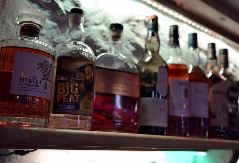 هتل Hôtel La Mayt