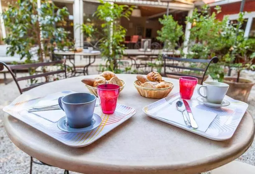 ホテル Hôtel La Villa Patricia   Charme Et Tradition