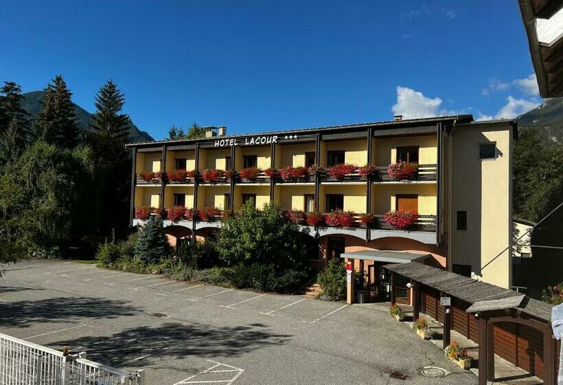 בית מלון כפרי Lacour