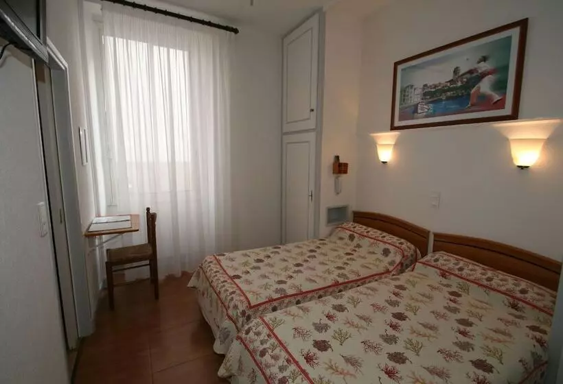 هتل Hôtel Le Magenta