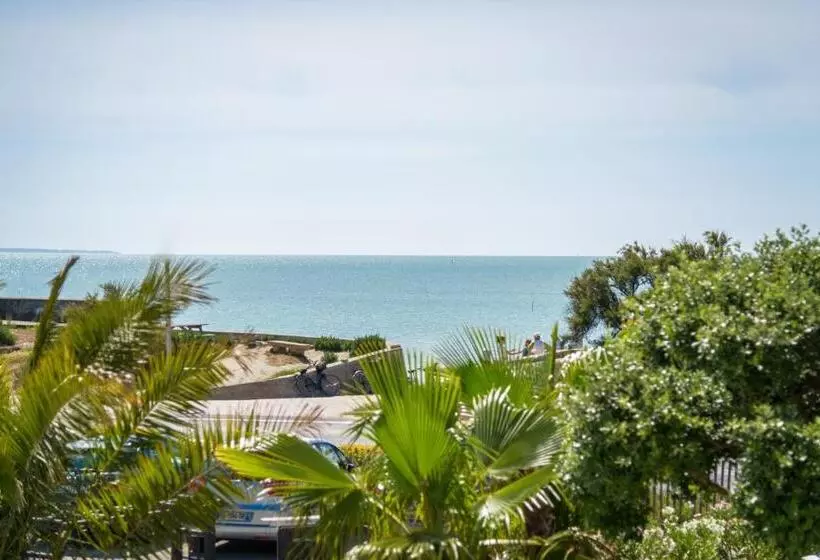 هتل Hôtel Le Martray
