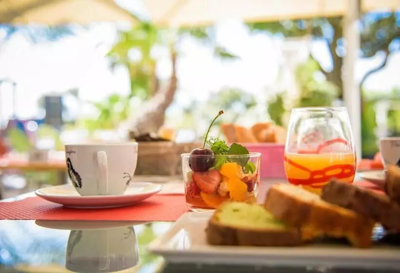 هتل Hôtel Le Martray