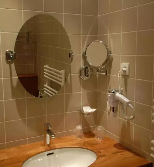 هتل Hôtel Le Martray
