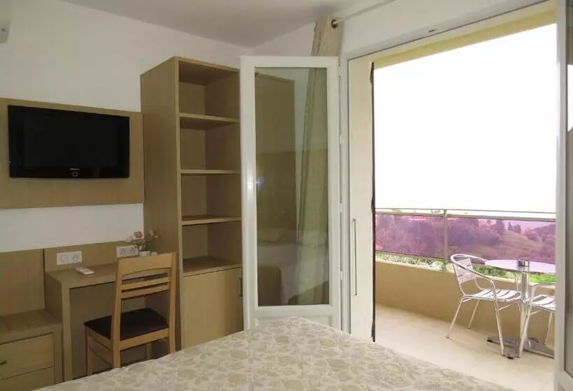 Hotelli Hôtel Mare E Monti
