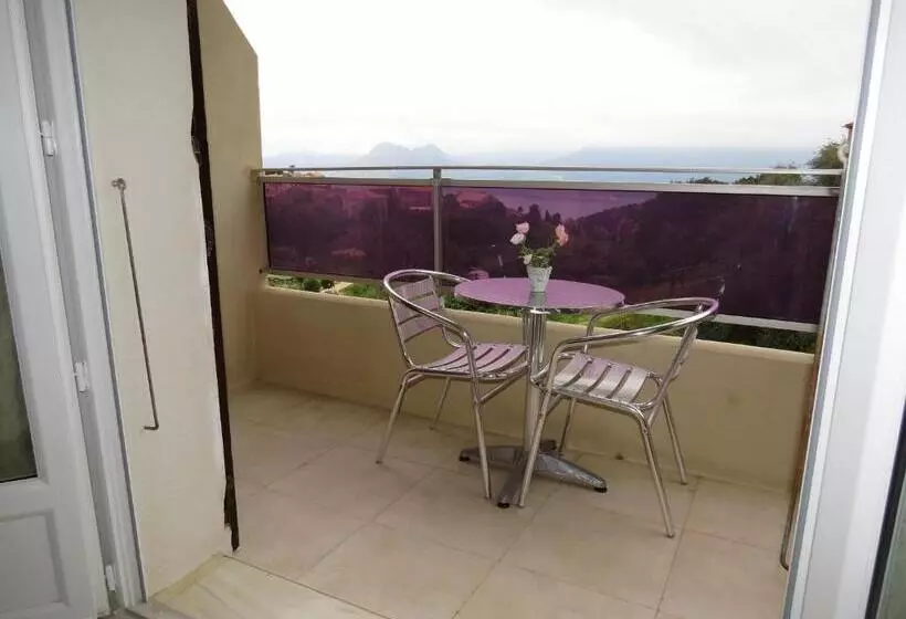 Hotelli Hôtel Mare E Monti