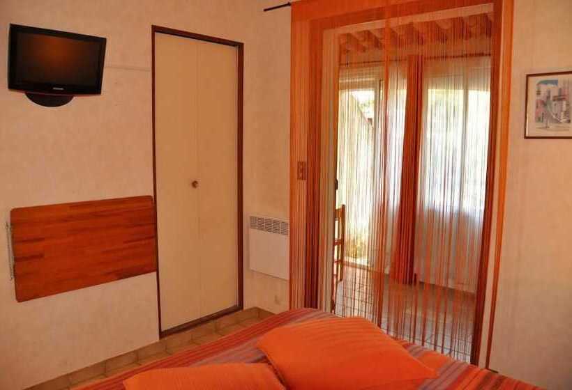 ホテル La Cigalière