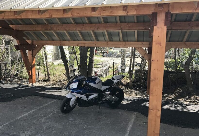 בית מלון כפרי Lacour