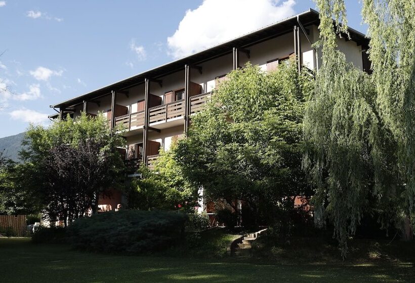 בית מלון כפרי Lacour