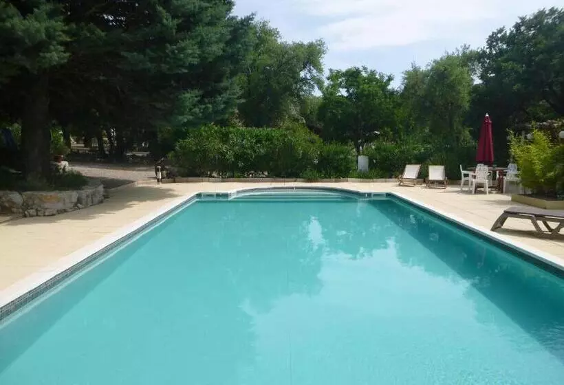 Hotelli Le Mas Saint Donat