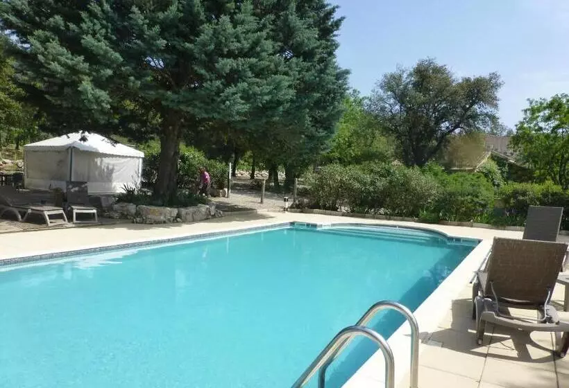 Hotelli Le Mas Saint Donat