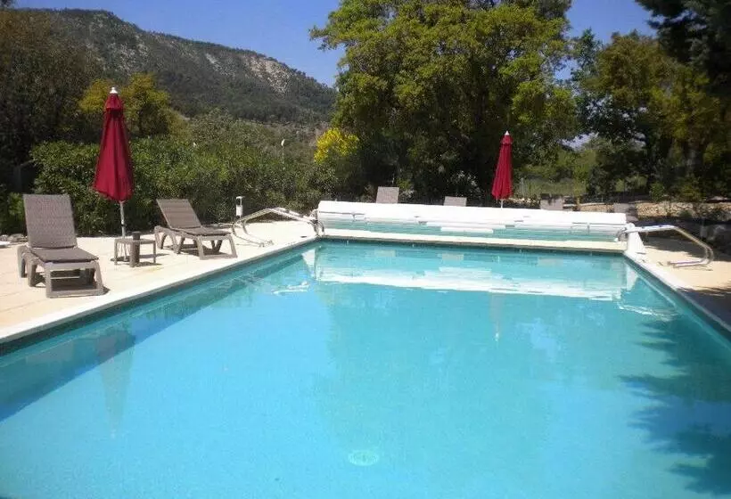 Hotelli Le Mas Saint Donat