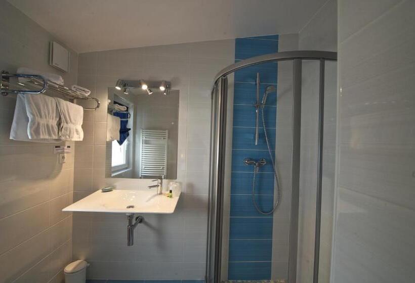 هتل Quic En Groigne