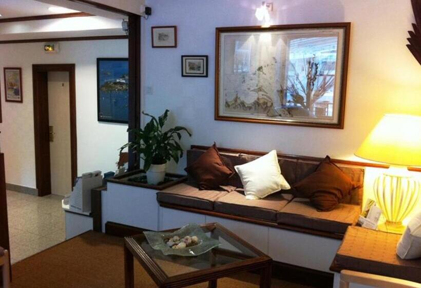 هتل Quic En Groigne