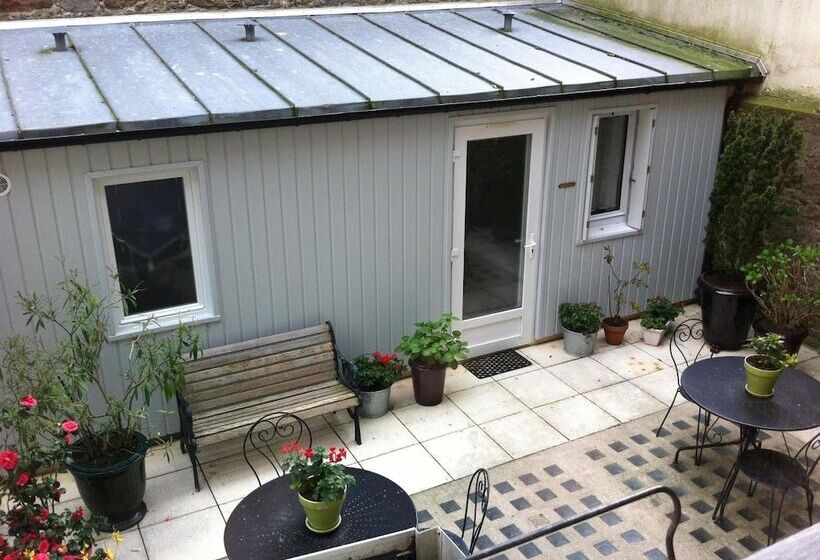 هتل Quic En Groigne