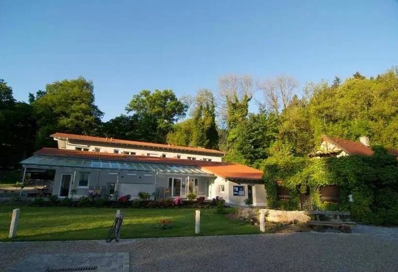 هاستل Busses Guesthouse