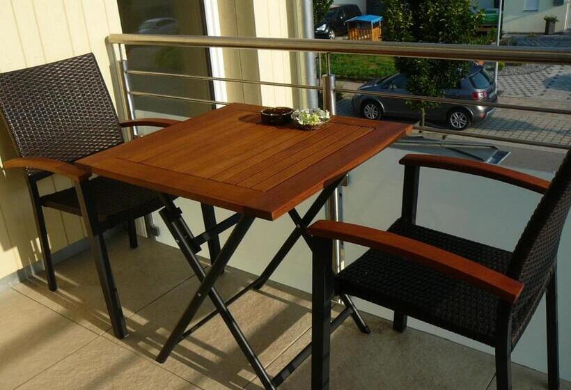 Bed and Breakfast Rooster Bnb American Style Boutique Haus   Made With Love!