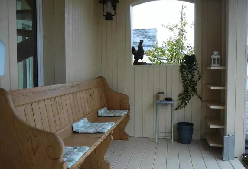 ベッドアンドブレックファースト Rooster Bnb American Style Boutique Haus   Made With Love!
