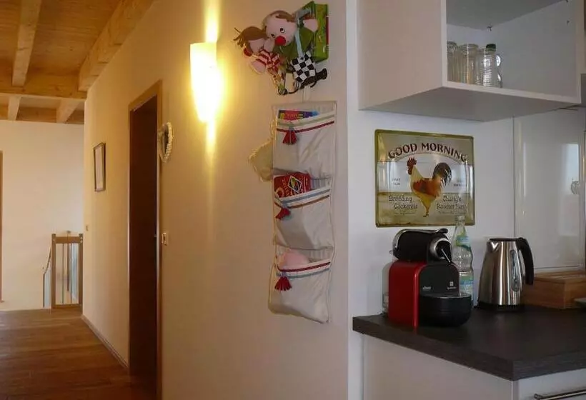 ベッドアンドブレックファースト Rooster Bnb American Style Boutique Haus   Made With Love!