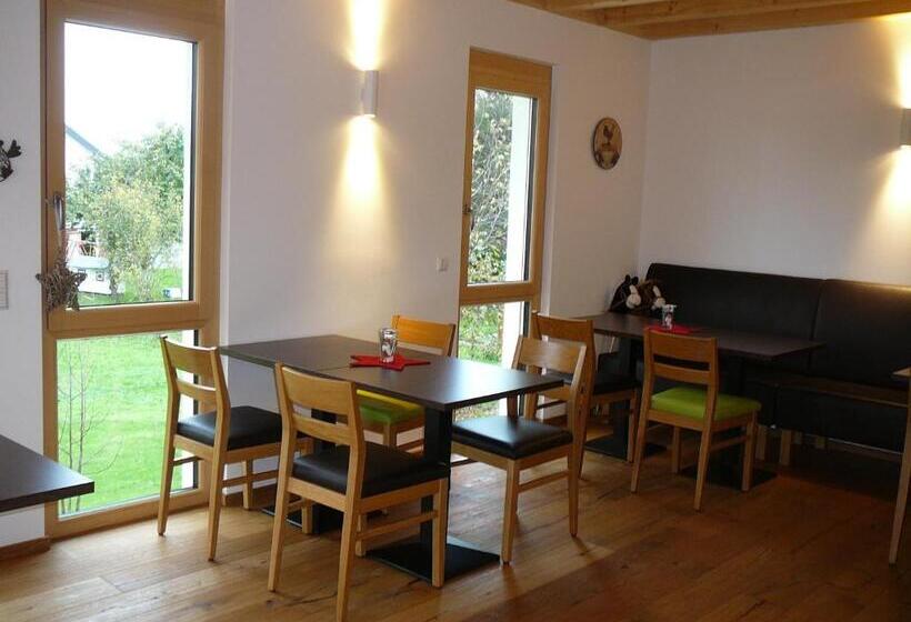 Bed and Breakfast Rooster Bnb American Style Boutique Haus   Made With Love!