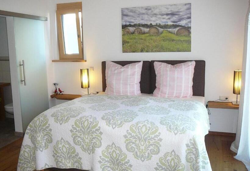 Bed and Breakfast Rooster Bnb American Style Boutique Haus   Made With Love!