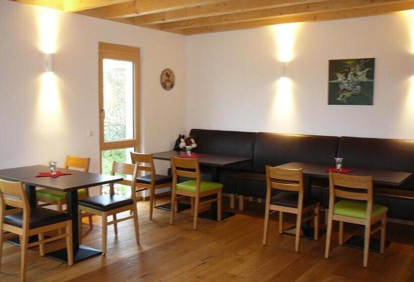 Bed and Breakfast Rooster Bnb American Style Boutique Haus   Made With Love!