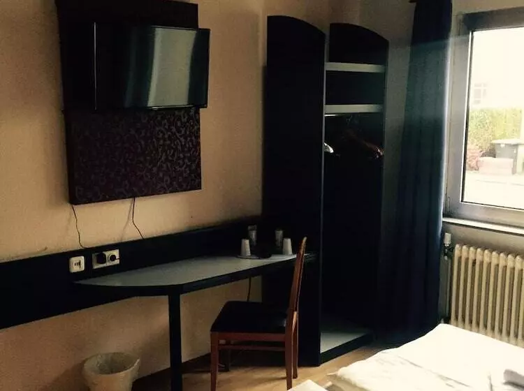 Gz Hostel Bornheim