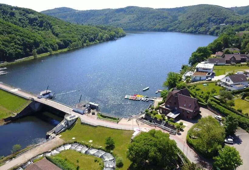 Hotelli Am See