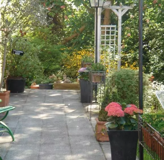 هتل B&b Bredl In Der Villa Ballestrem
