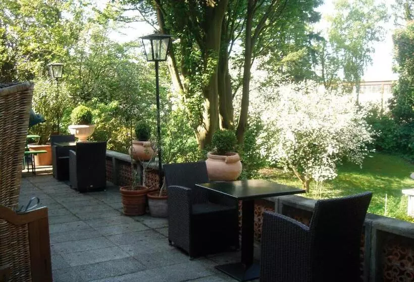 هتل B&b Bredl In Der Villa Ballestrem