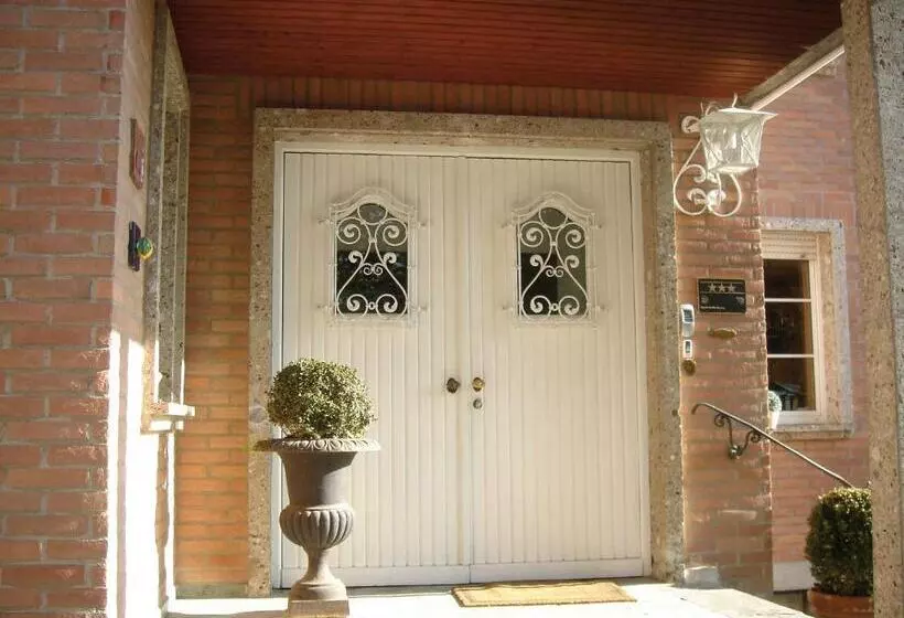 هتل B&b Bredl In Der Villa Ballestrem