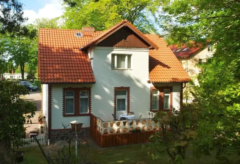 ホテル Strandhaus Heringsdorf