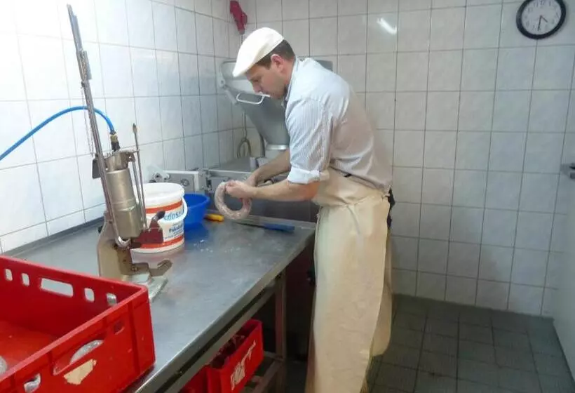 호텔 Friedchen Mit Eigener Fleischerei