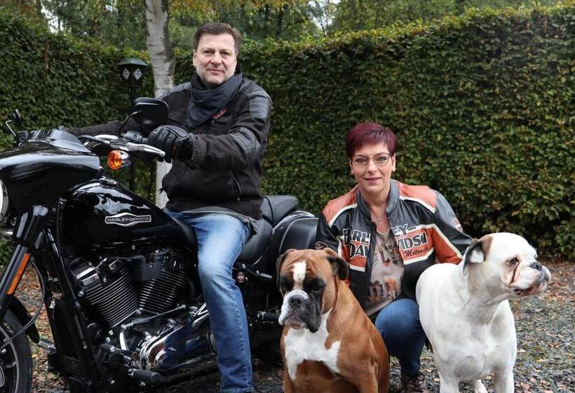 בית מלון כפרי Gasthaus Zur Quelle