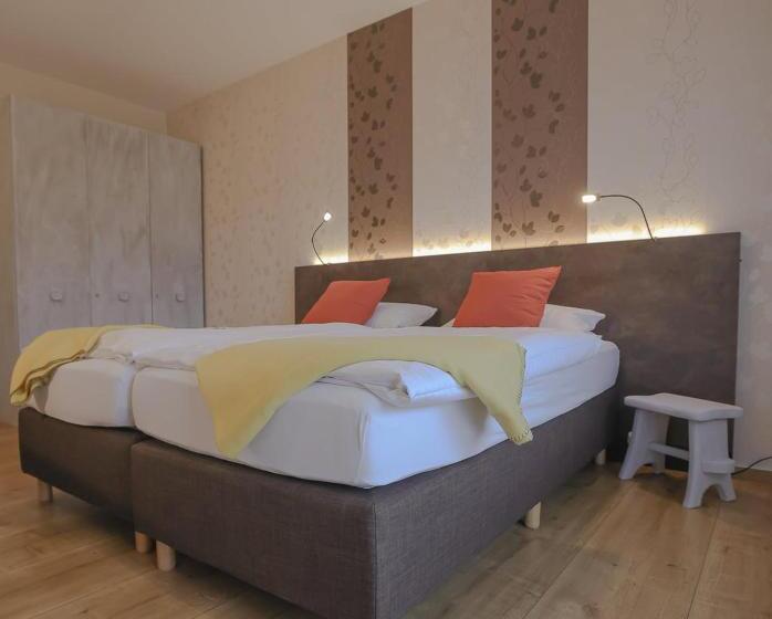 בית מלון כפרי Gasthaus Zur Quelle