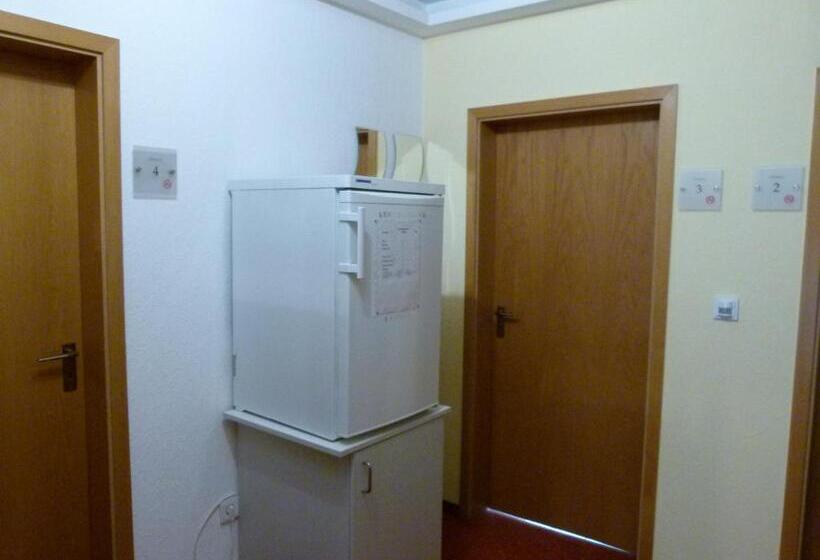 Отель Holzhauer