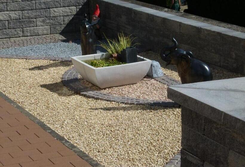 Отель Holzhauer