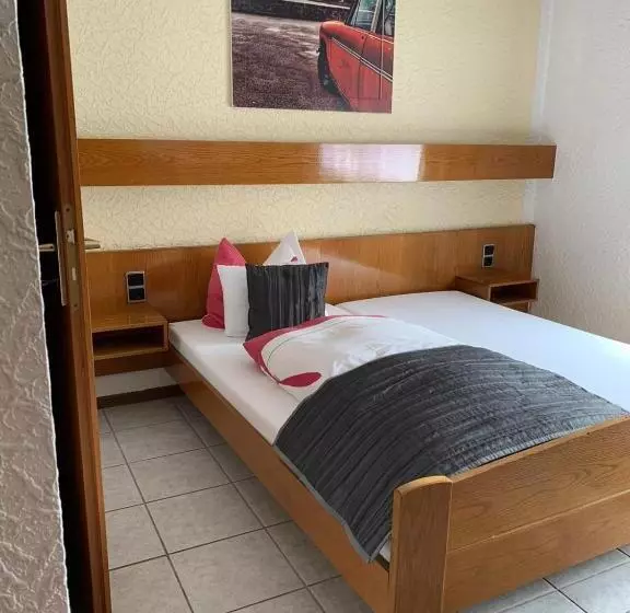 Hotelli Zur Aue