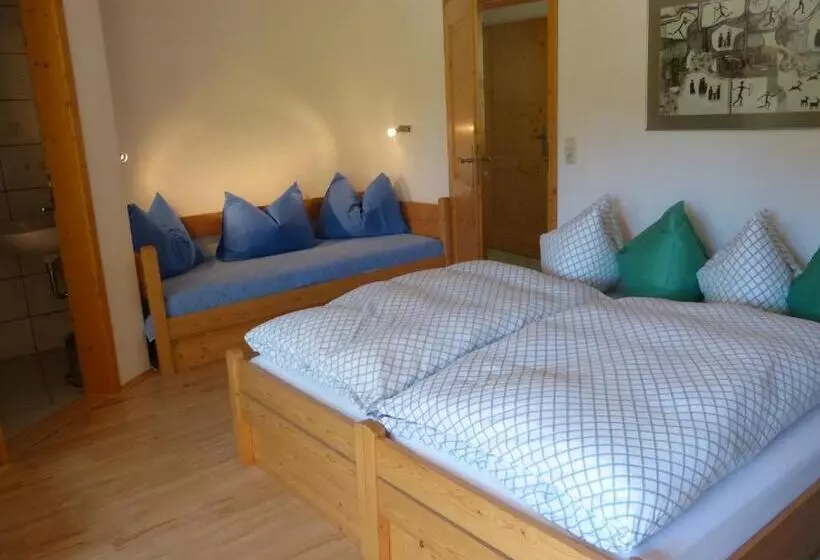 Suzanne's B&b & Gardens