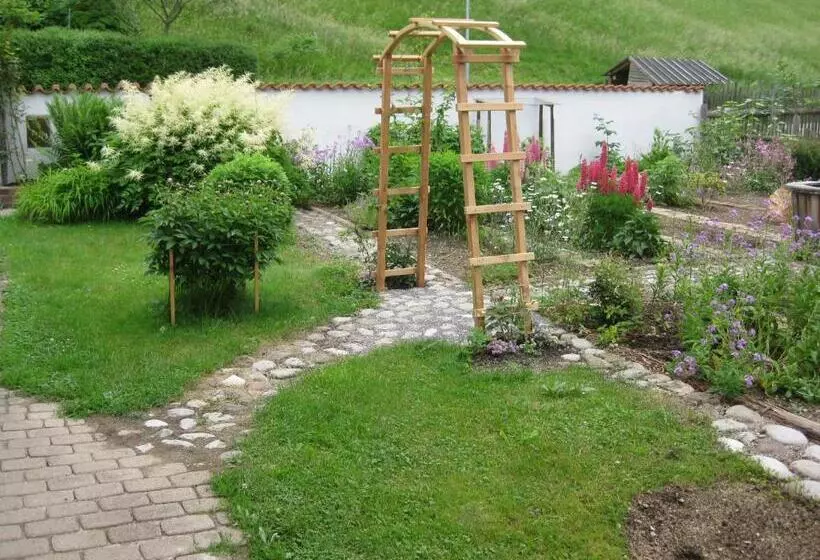 Suzanne's B&b & Gardens