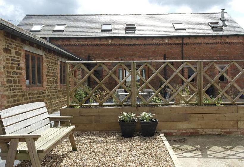 ベッドアンドブレックファースト Handley Barn