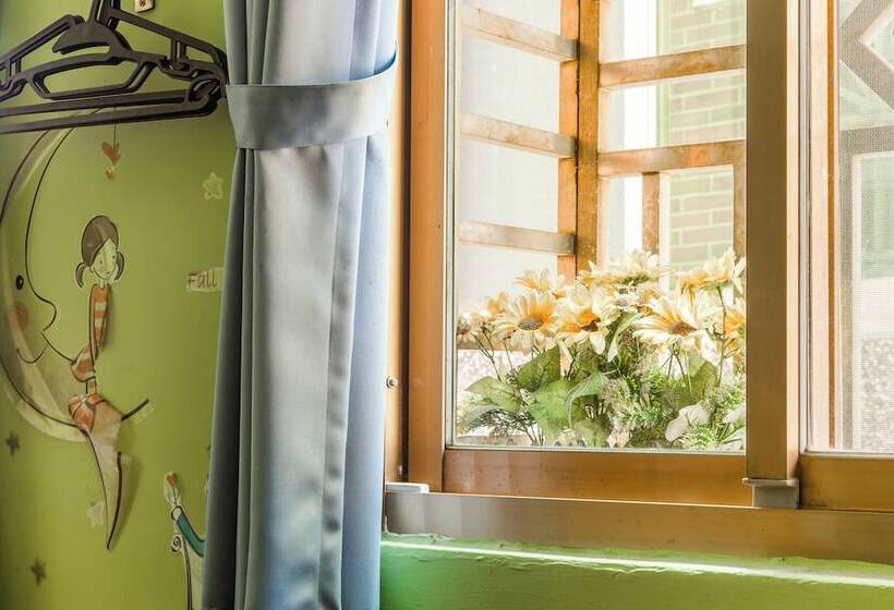 تختخواب و صبحانه Ju Jiu House