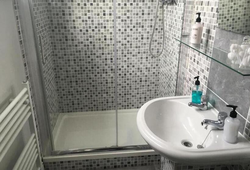 Bed and Breakfast The Cambridge Guest House By Tas