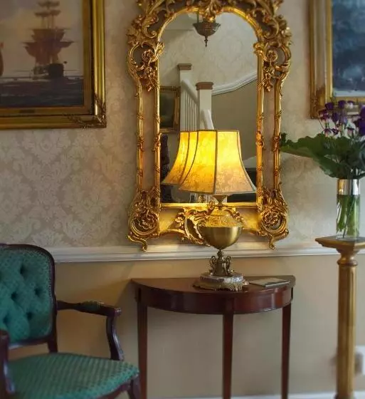 تختخواب و صبحانه The Cambridge Guest House By Tas