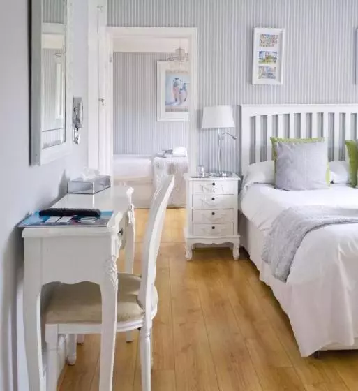 تختخواب و صبحانه The Cambridge Guest House By Tas