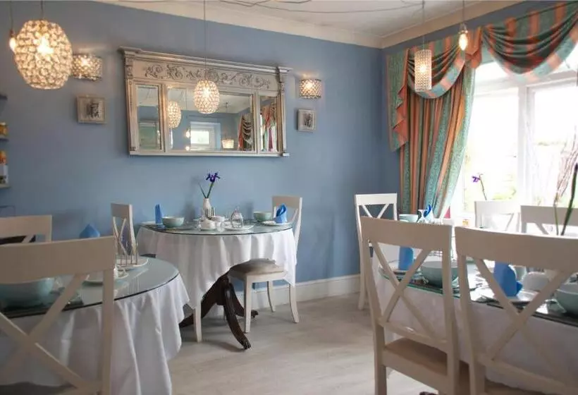 تختخواب و صبحانه The Cambridge Guest House By Tas