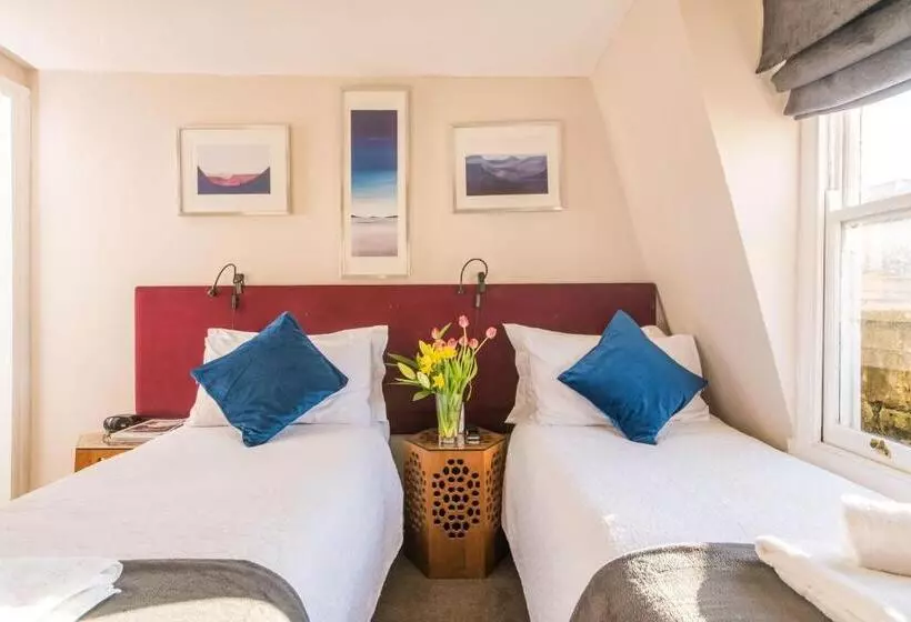 تختخواب و صبحانه The Henry Guest House