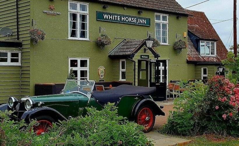 مبيت وإفطار The White Horse Inn