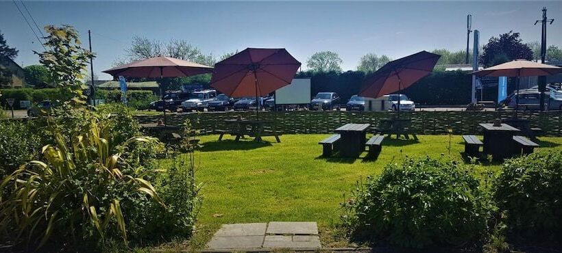 مبيت وإفطار The White Horse Inn