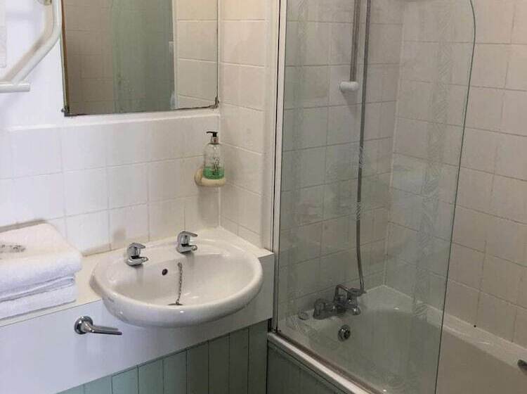 مبيت وإفطار The White Horse Inn