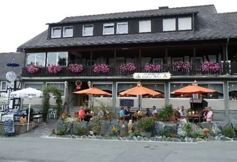 Hotelli Gasthof Müller
